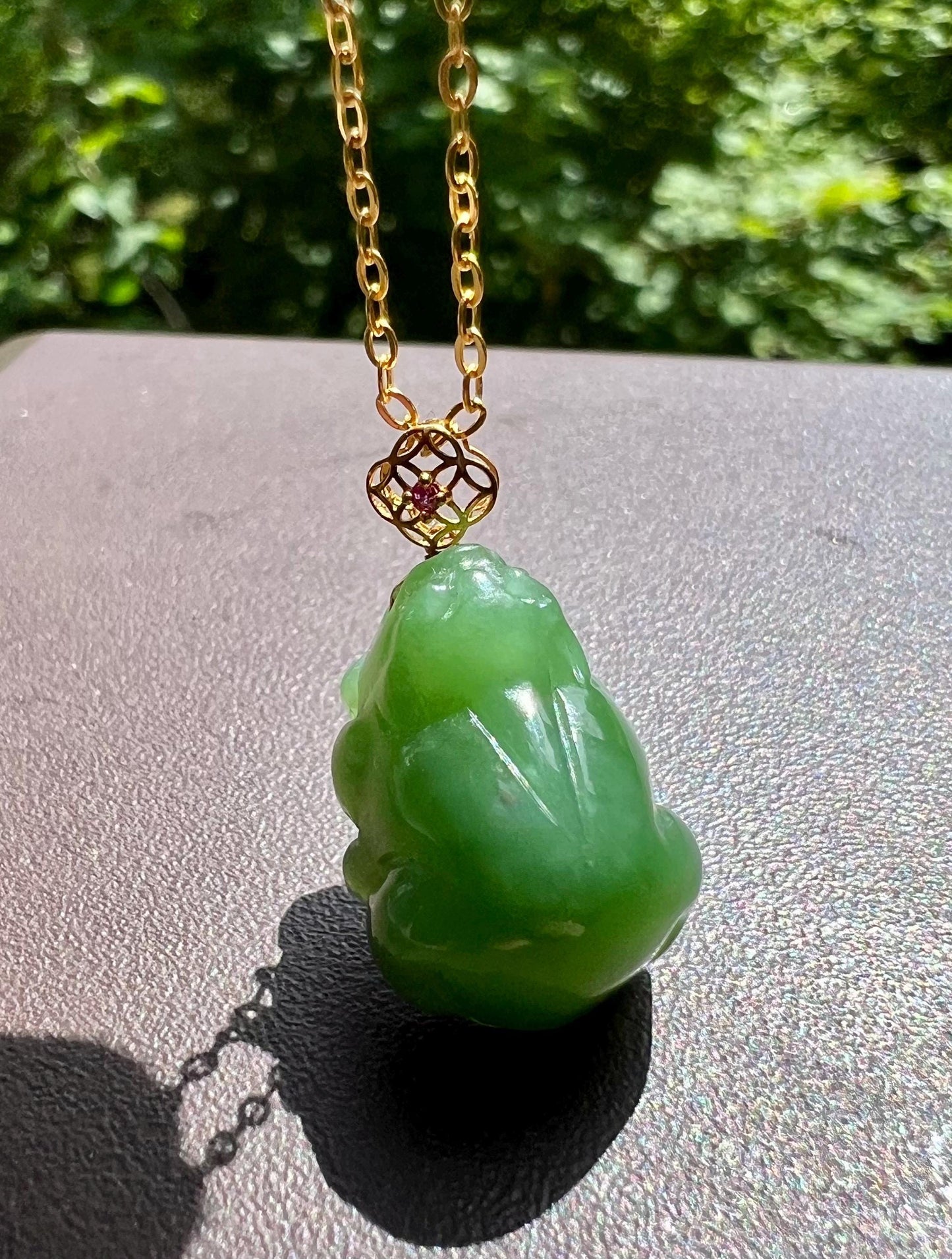 Certified natural nephrite green jade, Siberian bright green nephrite carved Pixiu pendant necklace/gold 18k天然俄料碧玉 粉阳绿貔貅吊坠 起莹光#1143