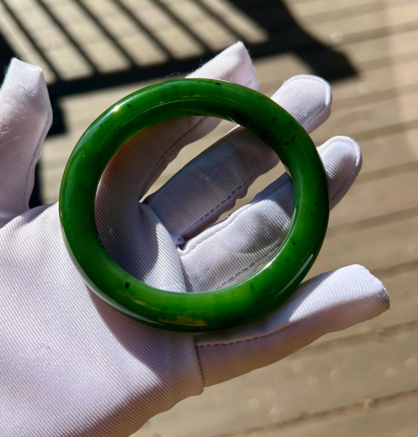 55.1mm Certified natural nephrite green jade/Siberian green nephrite Bangle/spicy rich green color 天然精品碧玉 正圈手镯 平安镯 #8134 辣绿/辣菠菜绿