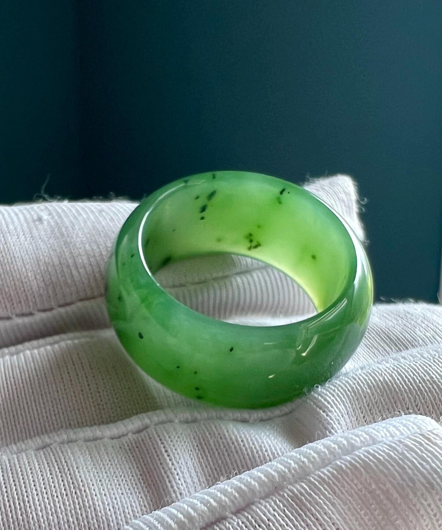 19.4mm Certified natural nephrite green jade/ green Nephrite ring/Thumb band ring/天然 碧玉 指环 戒指 果阳绿扳指 宽轮胎戒圈#8979 US size9
