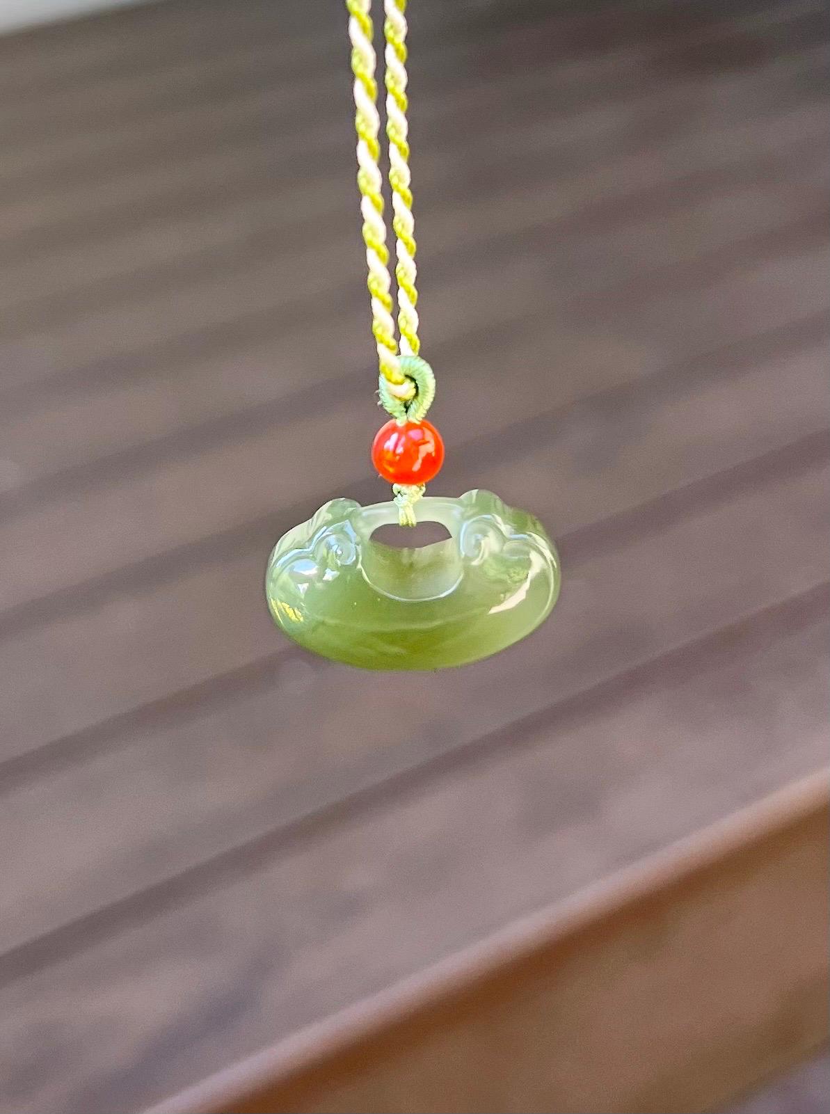 Certified Natura jade/Qinghai old mine lake green nephrite Ruyi Safety lock pendant /necklace/天然软玉 青海湖水绿如意锁平安锁吊坠#2226