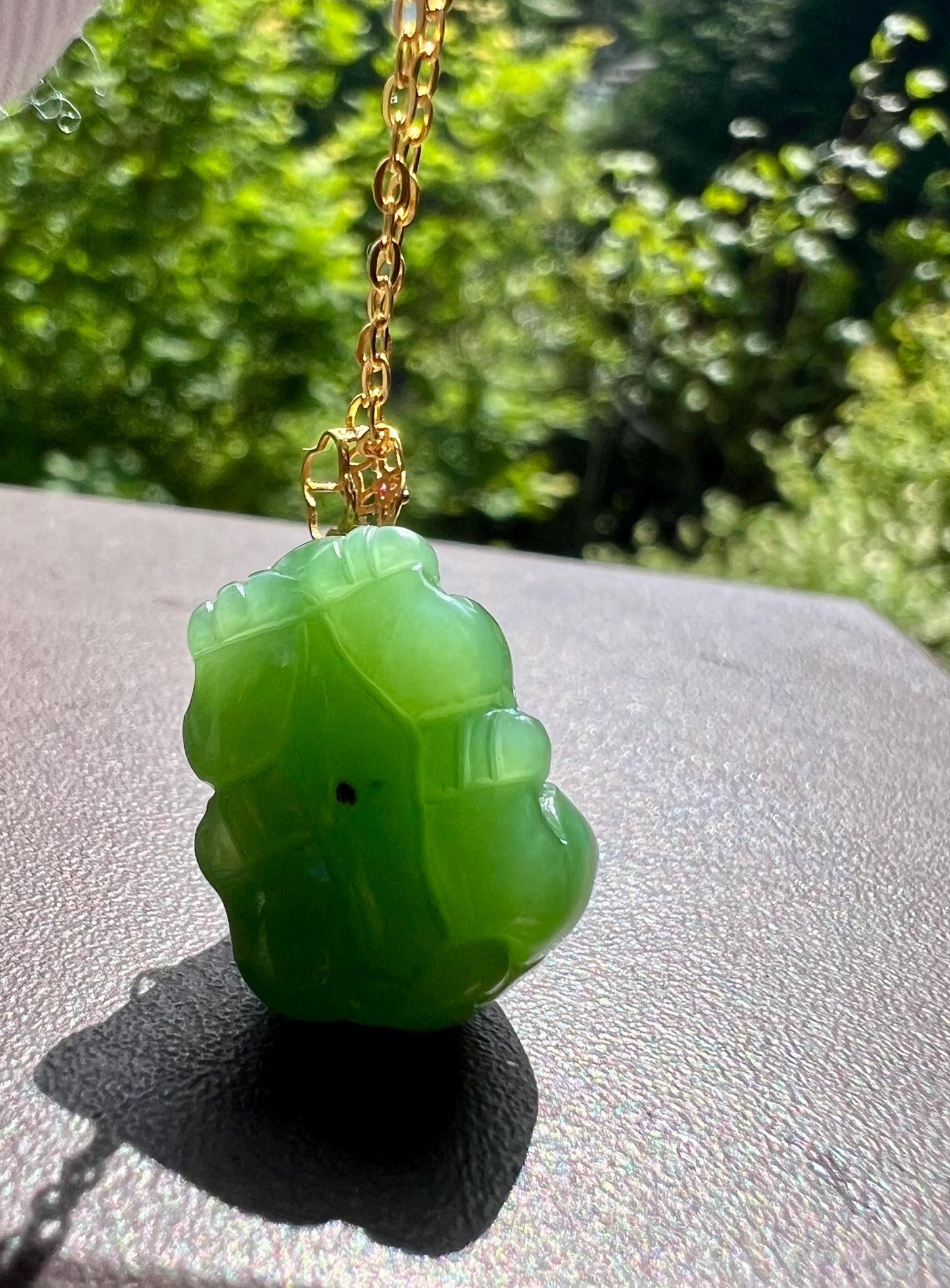 Certified natural nephrite green jade, Siberian bright green nephrite carved Pixiu pendant necklace/gold 18k天然俄料碧玉 粉阳绿貔貅吊坠 起莹光#1143