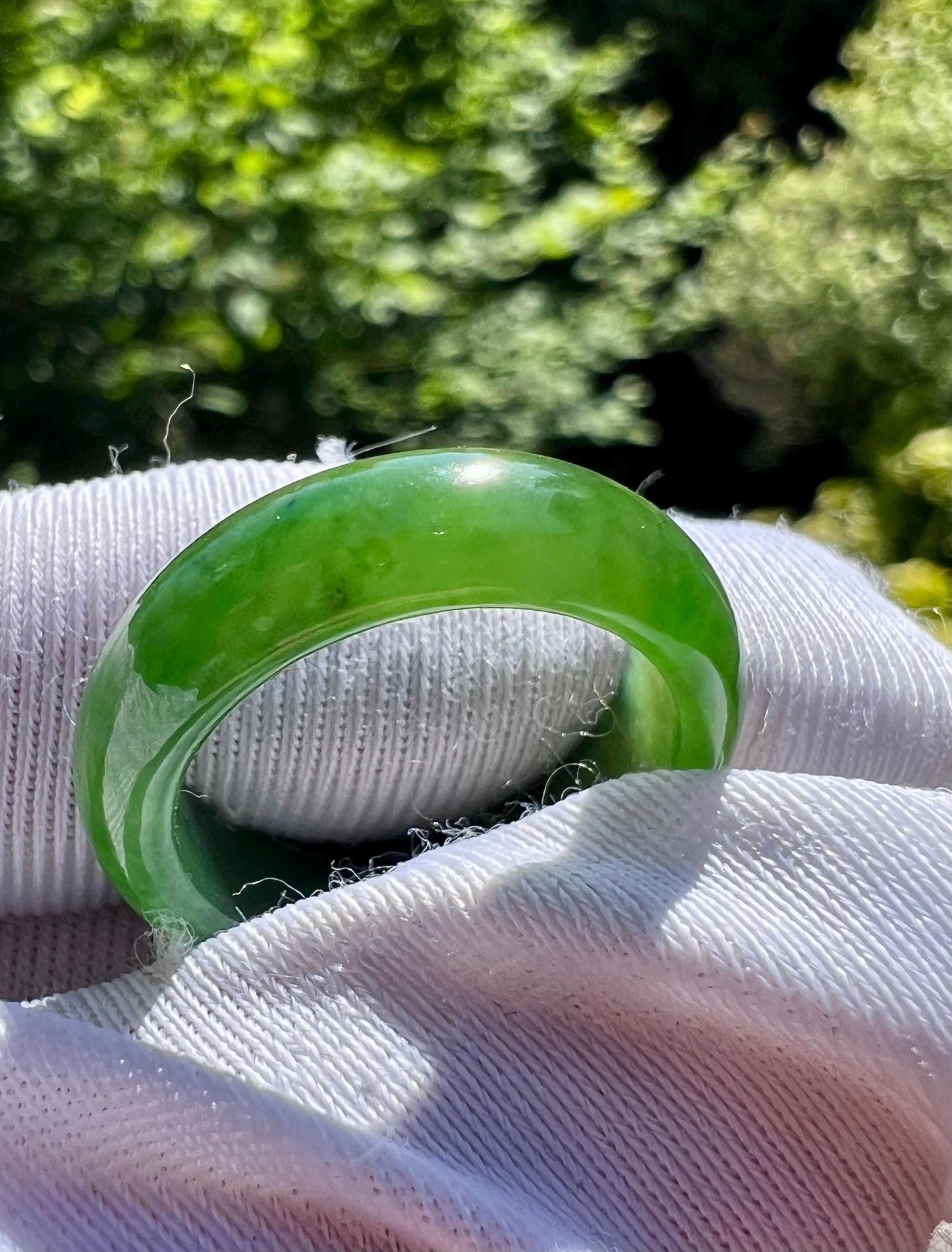 16.1mm Certified natural nephrite green jade/green nephrite ring/bright green nephrite band ring 天然 碧玉指环 戒指 冰底果阳绿戒圈#4877 US size 5.2