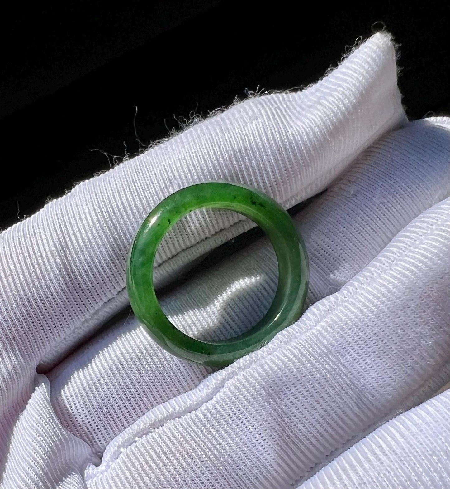 16.1mm Certified natural nephrite green jade/green nephrite ring/bright green nephrite band ring 天然 碧玉指环 戒指 冰底果阳绿戒圈#4877 US size 5.2