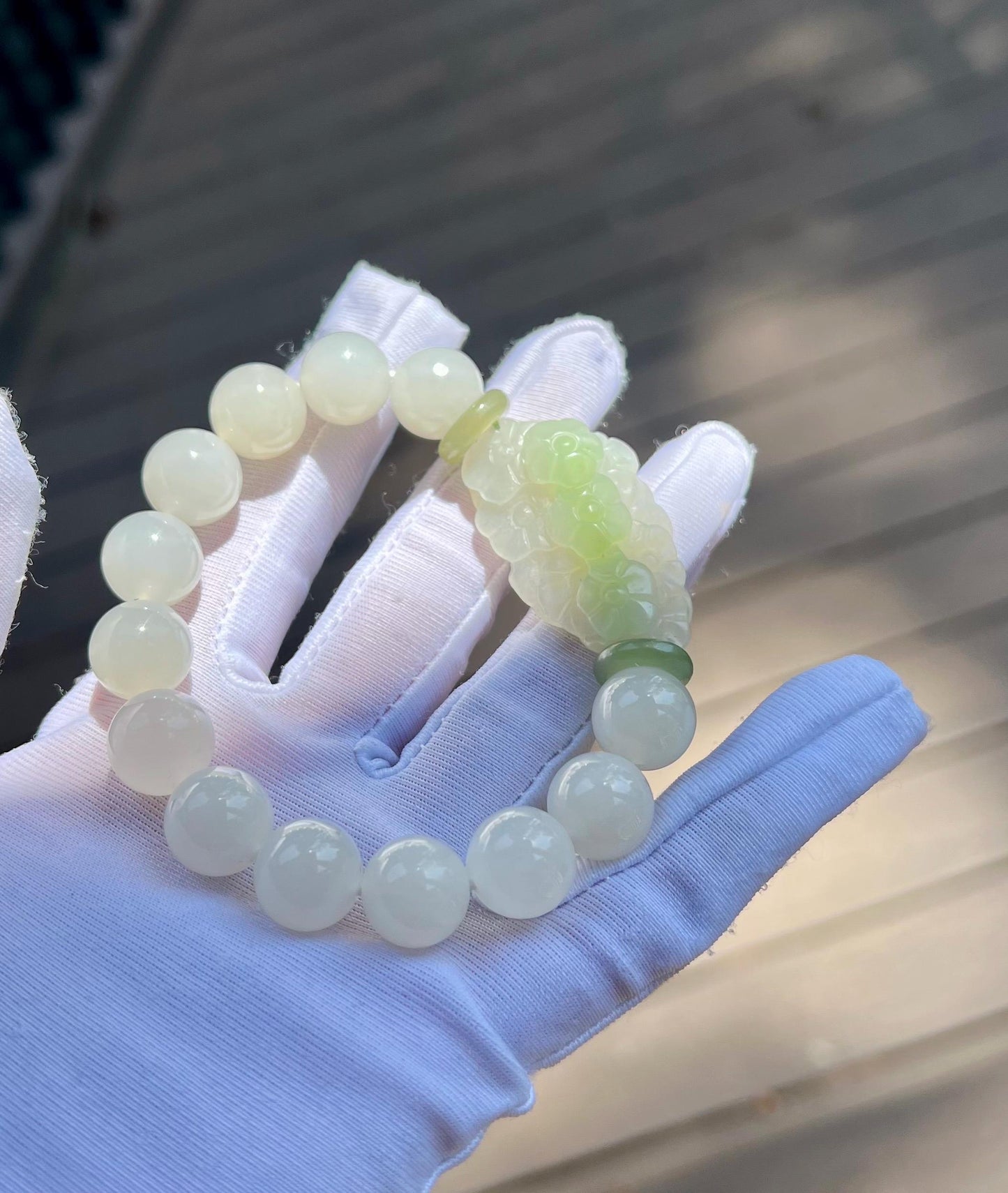 Certified natural jade/Qinghai white nephrite bracelet with Emerald green nephrite flower pendant/charm天然软玉 翠青雕花手牌 /12mm白玉圆珠手串 #7849