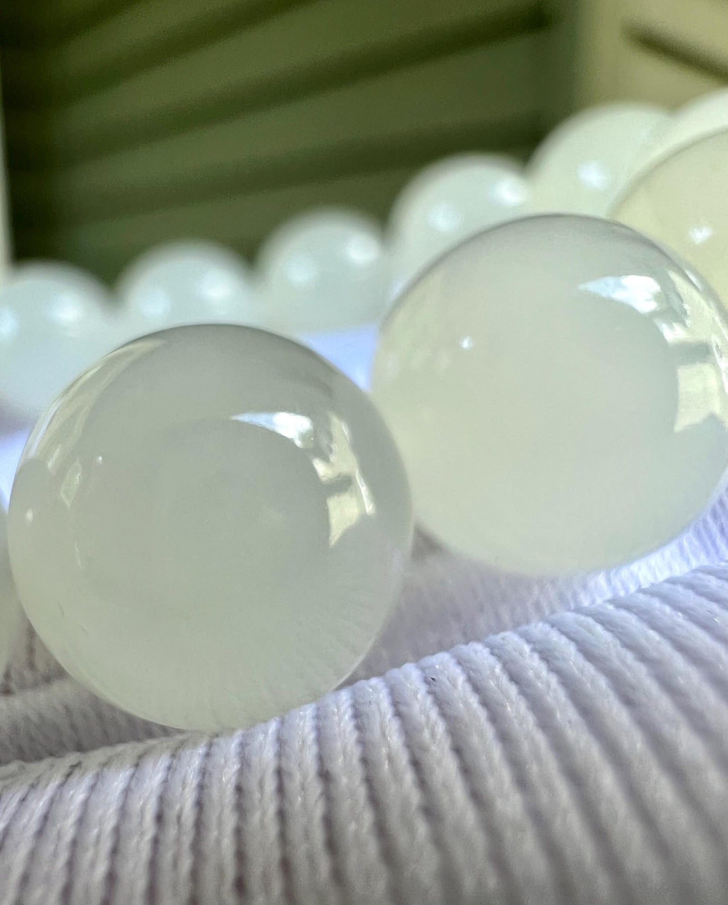 9.8mm Certified natural jade /Qinghai icy white nephrite bracelet 天然青海老矿白玉手串 白月光 冰润细糯#4383