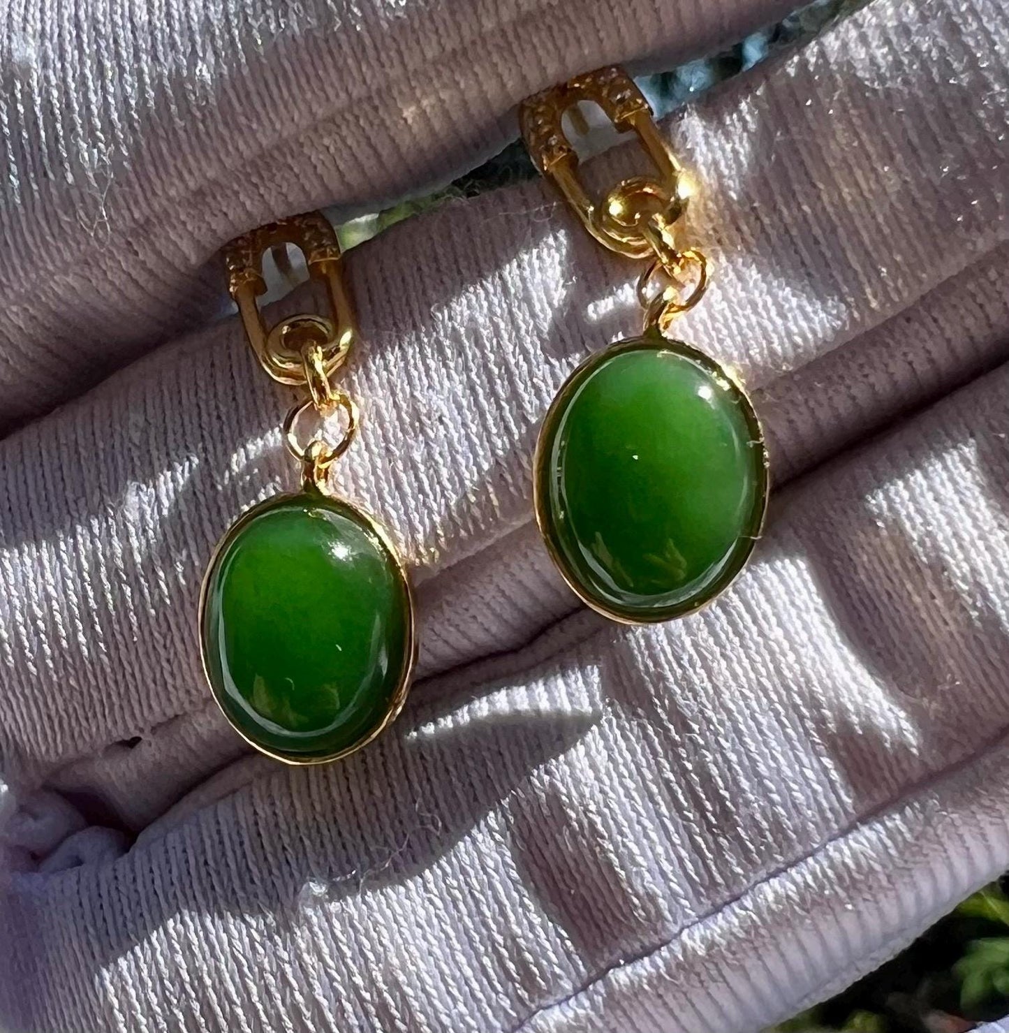 Certified natural nephrite green jade/green nephrite oval shaped earrings/S925 drop earrings/stud earrings 天然碧玉蛋面耳环 耳坠 纯银耳钉#0073 辣绿