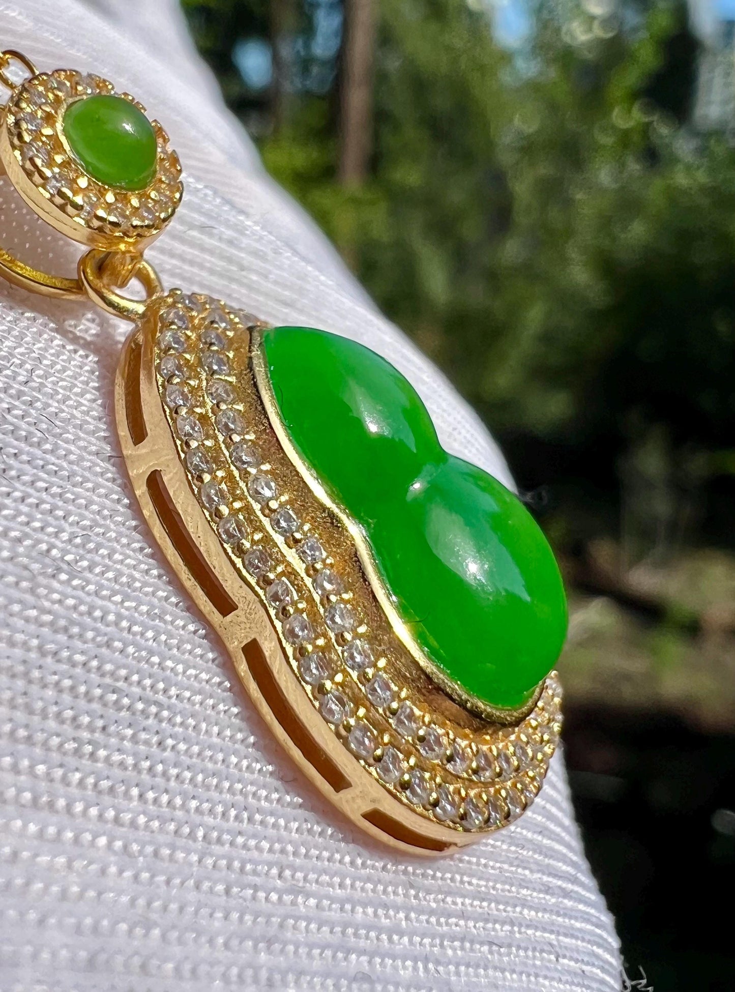 Certified natural nephrite green jade/Siberian apple green nephrite gourd pendant necklace/intense color天然精品软玉 碧玉苹果绿 葫芦吊坠项链 纯银镶嵌#2264