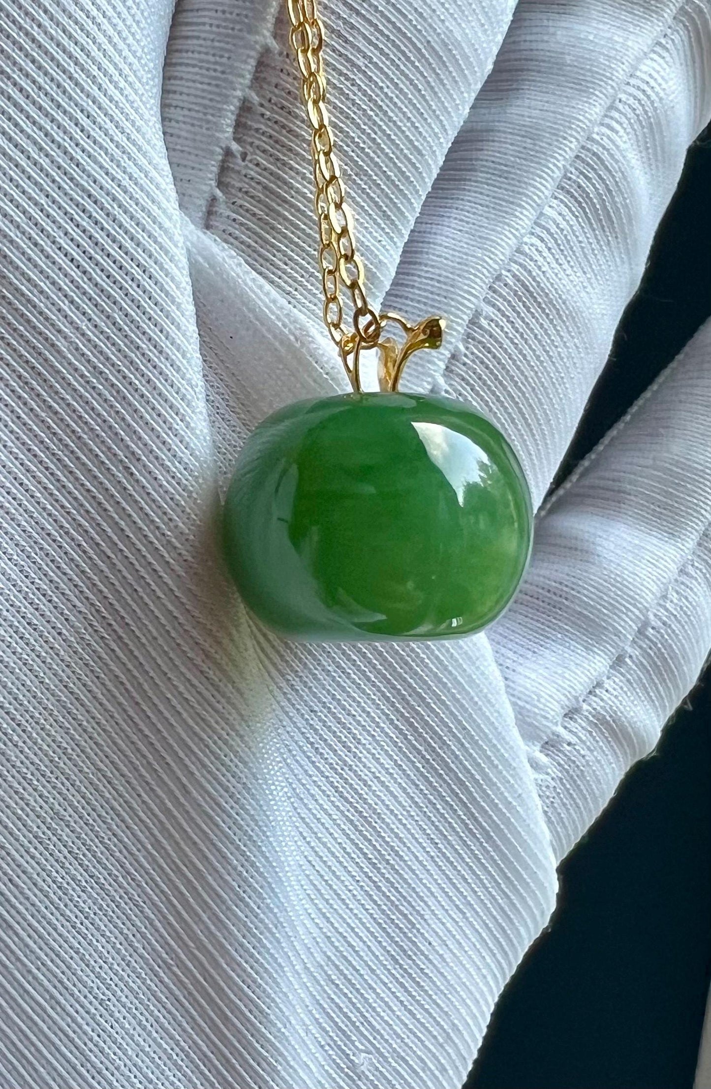 Certified natural nephrite green jade/Siberian rich green Nephrite apple pendant/lucky bead pendant/gold 18k天然软玉 碧玉苹果吊坠 高色粉绿 粉阳绿转运珠#2270 起莹光