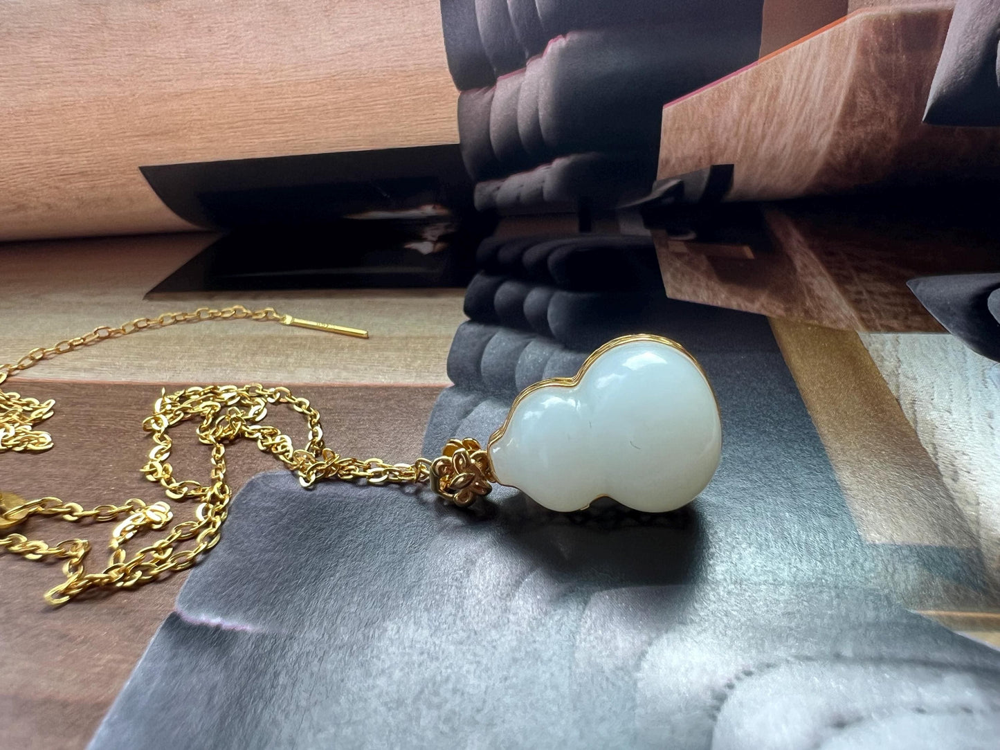 Certified natural jade/Siberian White Nephrite lucky gourd pendant/Mutton fat white nephrite pendant necklace/gold 18k天然精品软玉 俄料白玉葫芦 吊坠 18k金镶嵌 #7405 脂白