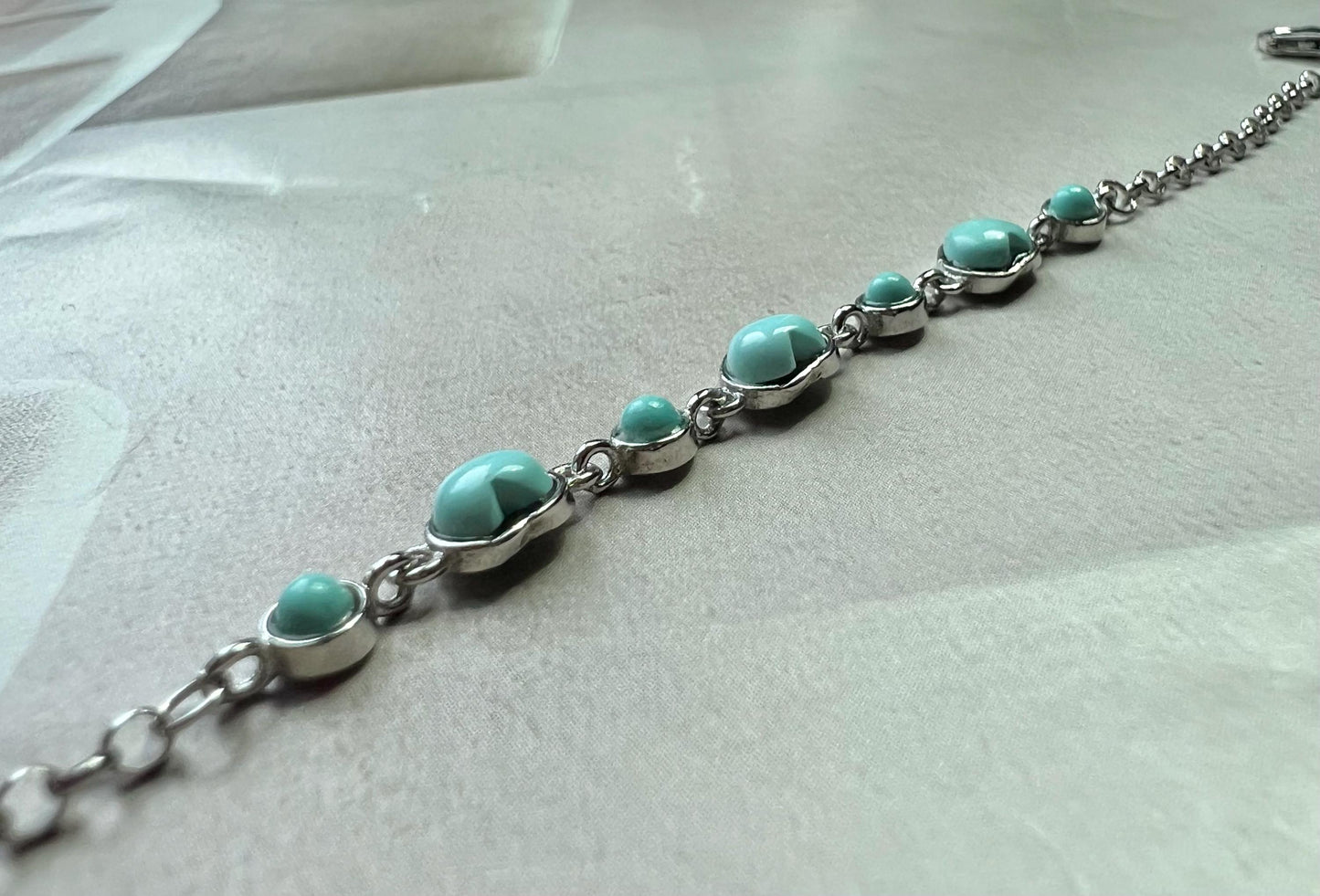 Certified natural turquoise bracelet/Hubei light blue heart shaped turquoise inlaid sterling silver bracelet / 天然 湖北绿松石 纯银手链 #0853 浅蓝爱心