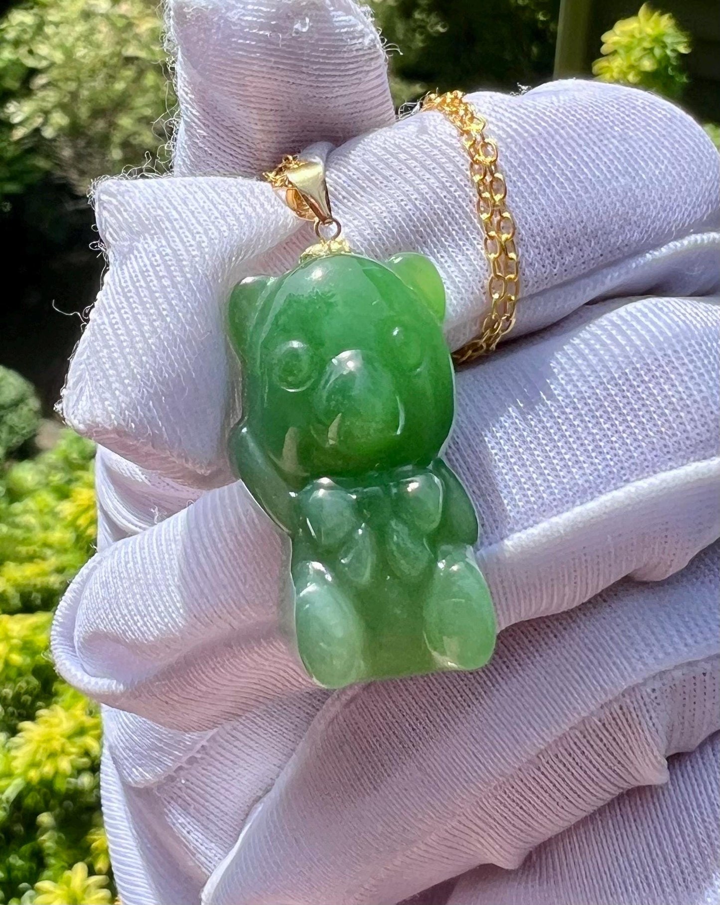Certified natural nephrite green jade/Siberian bright green nephrite carved Bear pendant necklace/gold 18k天然碧玉 阳绿小熊/挥手熊吊坠 起莹光#7428