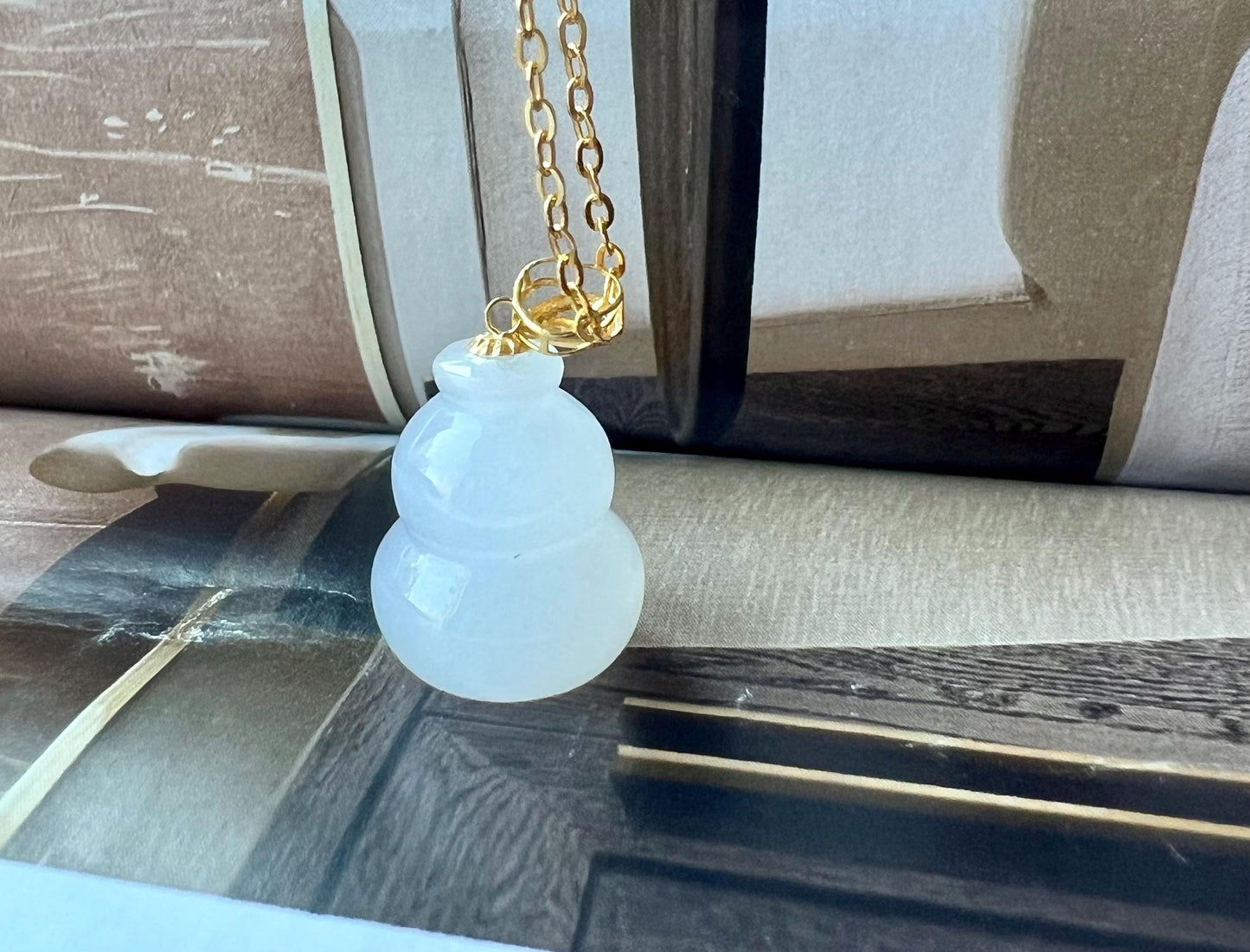 Certified natural jade/White Nephrite lucky gourd pendant/icy white nephrite pendant necklace/gold 18k天然精品软玉 白玉葫芦 吊坠 18k金镶嵌 #4199 高冰白 起莹光