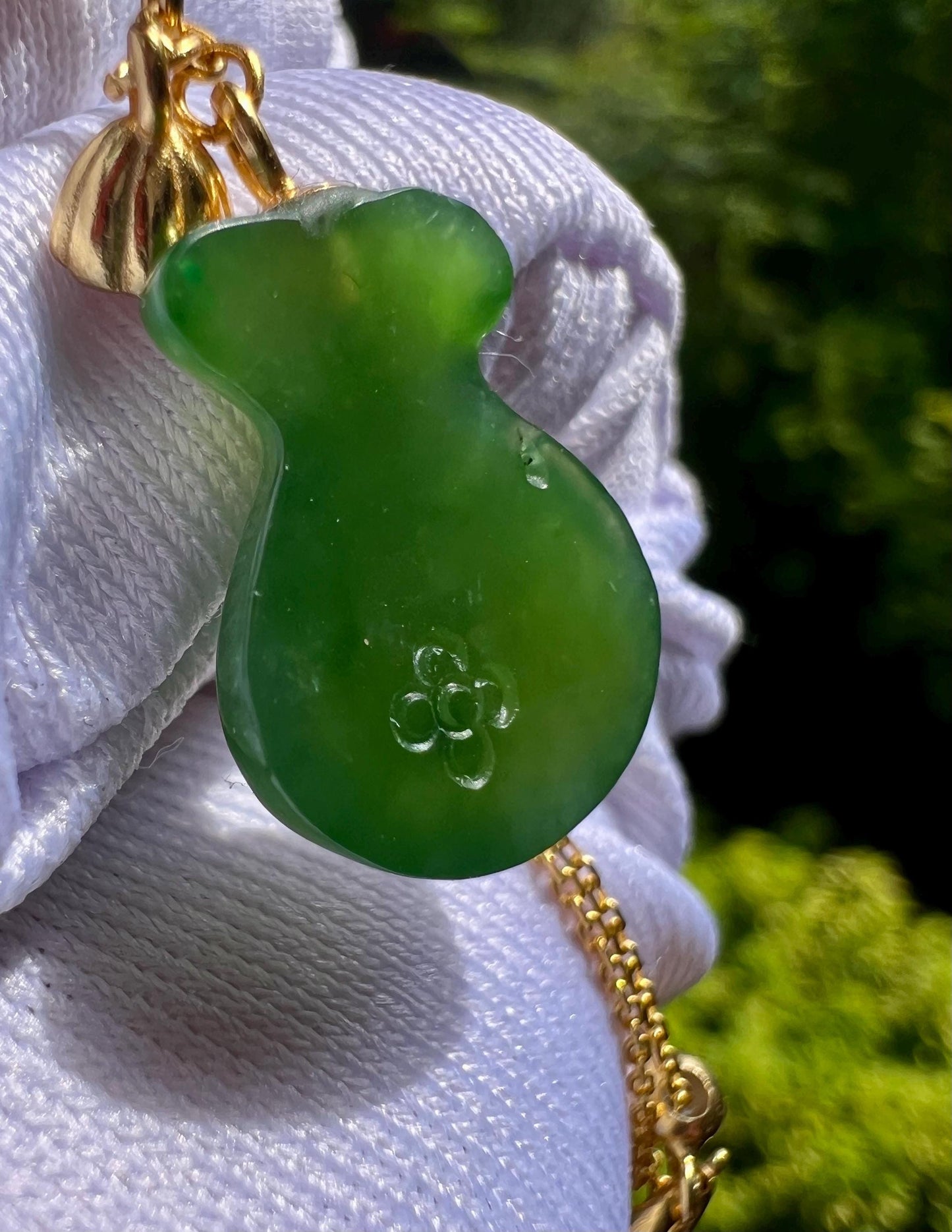 Certified natural nephrite green jade/rich green nephrite purse pendant necklace/lucky bag pendant天然软玉 碧玉阳绿 钱袋吊坠项链 纯银镶嵌福袋吊坠#4951