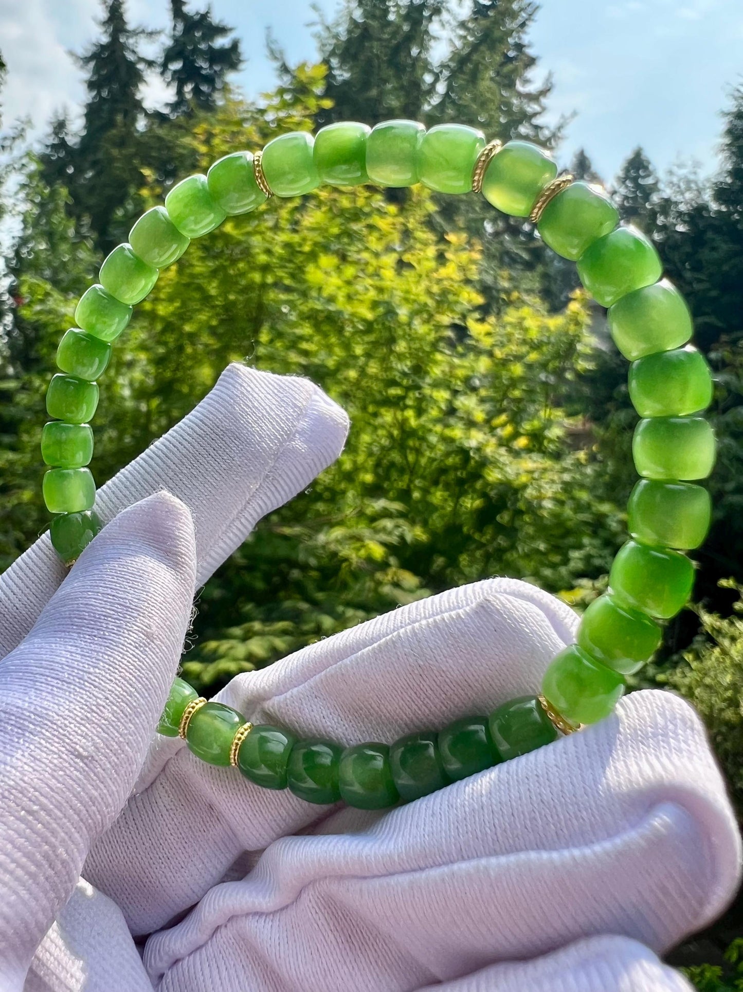 Certified natural nephrite green jade/ green nephrite bracelet /fresh bright green/straight cut beads 天然软玉 碧玉 鲜嫩果绿 冰果阳绿 直切珠 极限弧#2901冰胶起莹光