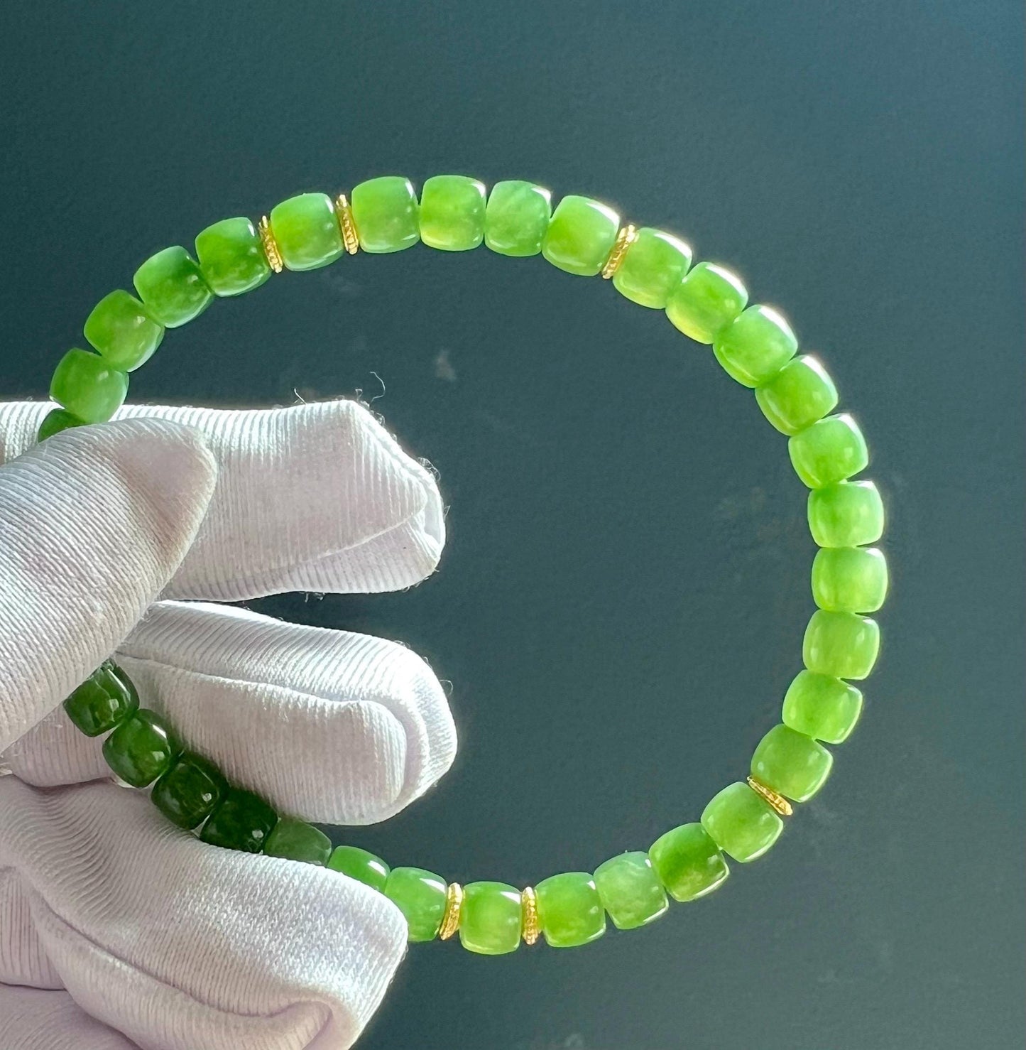 Certified natural nephrite green jade/ green nephrite bracelet /fresh bright green/straight cut beads 天然软玉 碧玉 鲜嫩果绿 冰果阳绿 直切珠 极限弧#2901冰胶起莹光