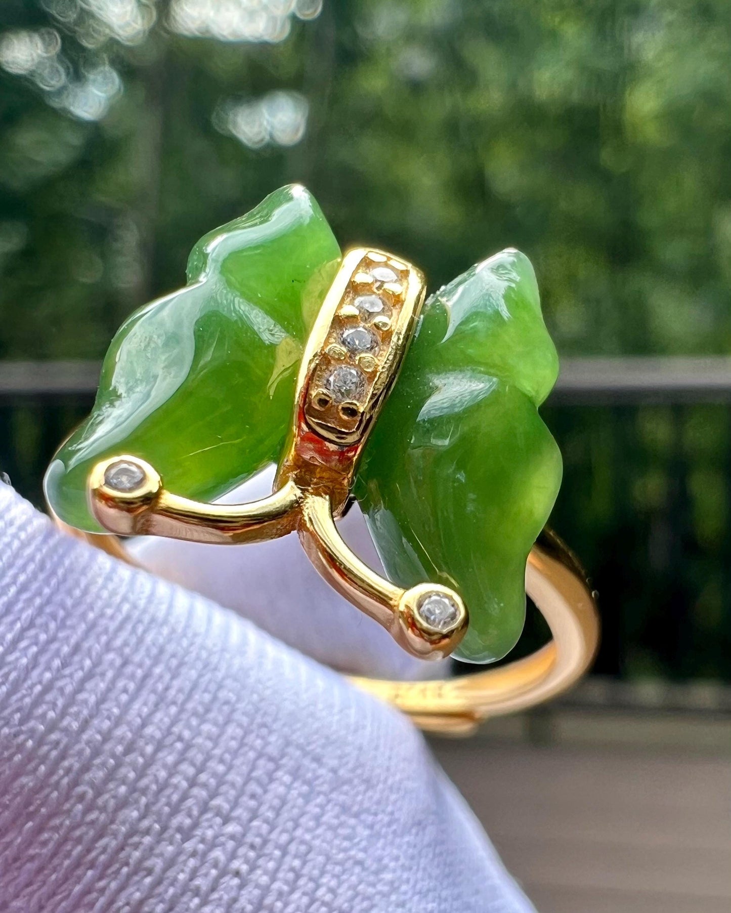 Certified natural nephrite green jade ring Sterling Silver ring/butterfly shaped green nephrite 天然软玉 碧玉阳绿 起胶起荧光 纯银镶蝴蝶戒指/指环#3585