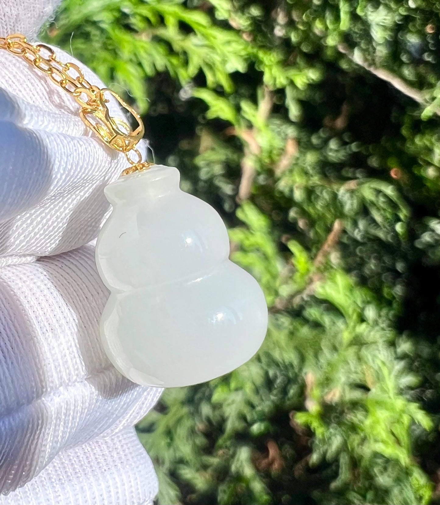Certified natural jade/White Nephrite lucky gourd pendant/icy white nephrite pendant necklace/gold 18k天然精品软玉 白玉葫芦 吊坠 18k金镶嵌 #4199 高冰白 起莹光