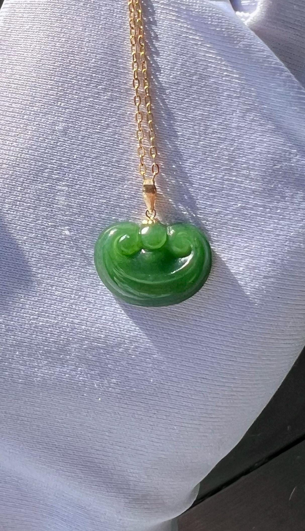 Certified natural nephrite green jade/rich green nephrite bean pendant/nephrite Ruyi necklace/gold 18k天然软玉 碧玉 浓阳绿如意吊坠 #9513 福豆造型