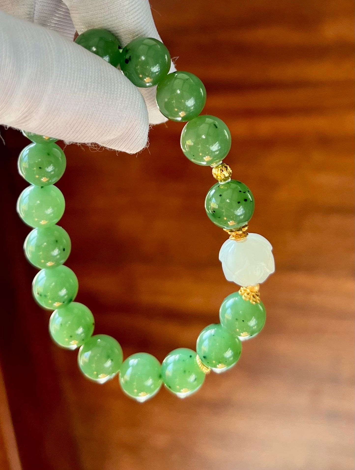 10.3mm+ Certified natural nephrite green jade/ green nephrite bracelet/white nephrite lotus /天然碧玉手串 翠色果绿 搭配白玉莲花 #3423