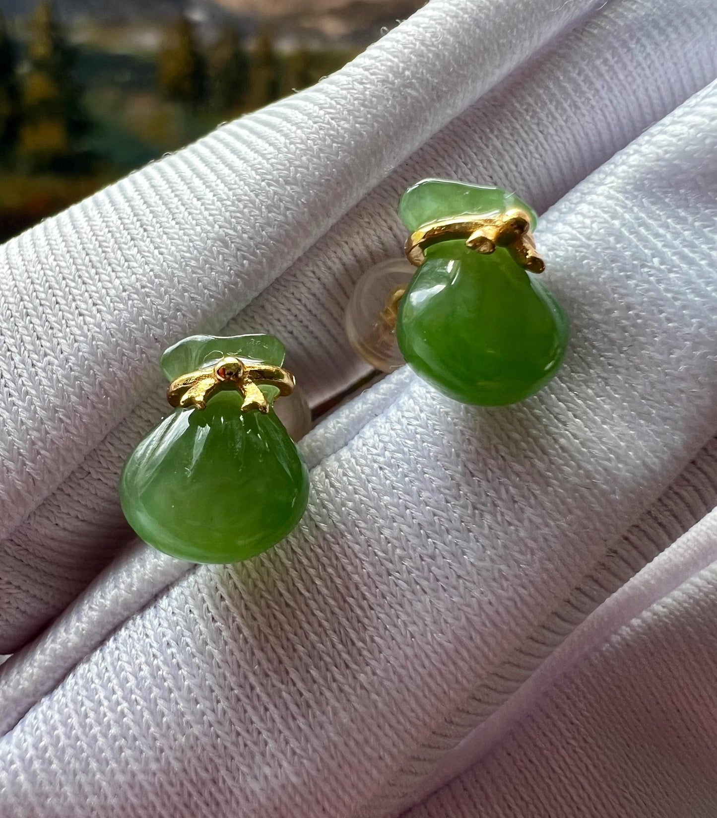 Certified natural nephrite green jade/green nephrite purse shaped/lucky bag earrings/S925 stud earrings 天然软玉 碧玉福袋耳环 纯银耳钉#3586 果阳绿