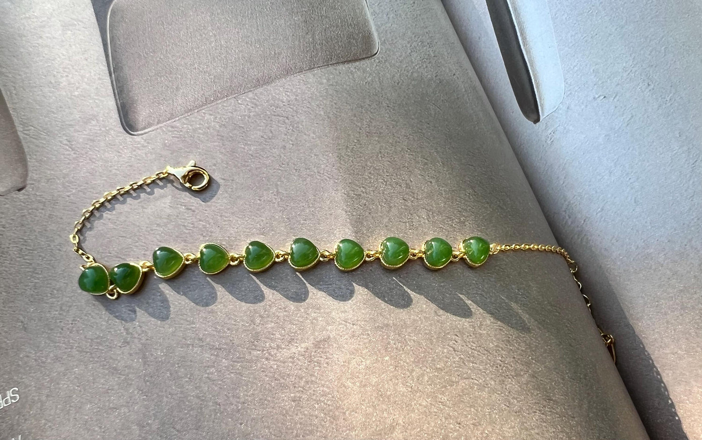 Certified natural nephrite green jade/ green nephrite heart inlaid S925 bracelet /bright green 天然软玉 碧玉爱心镶嵌纯银手链 #3581 冰阳绿