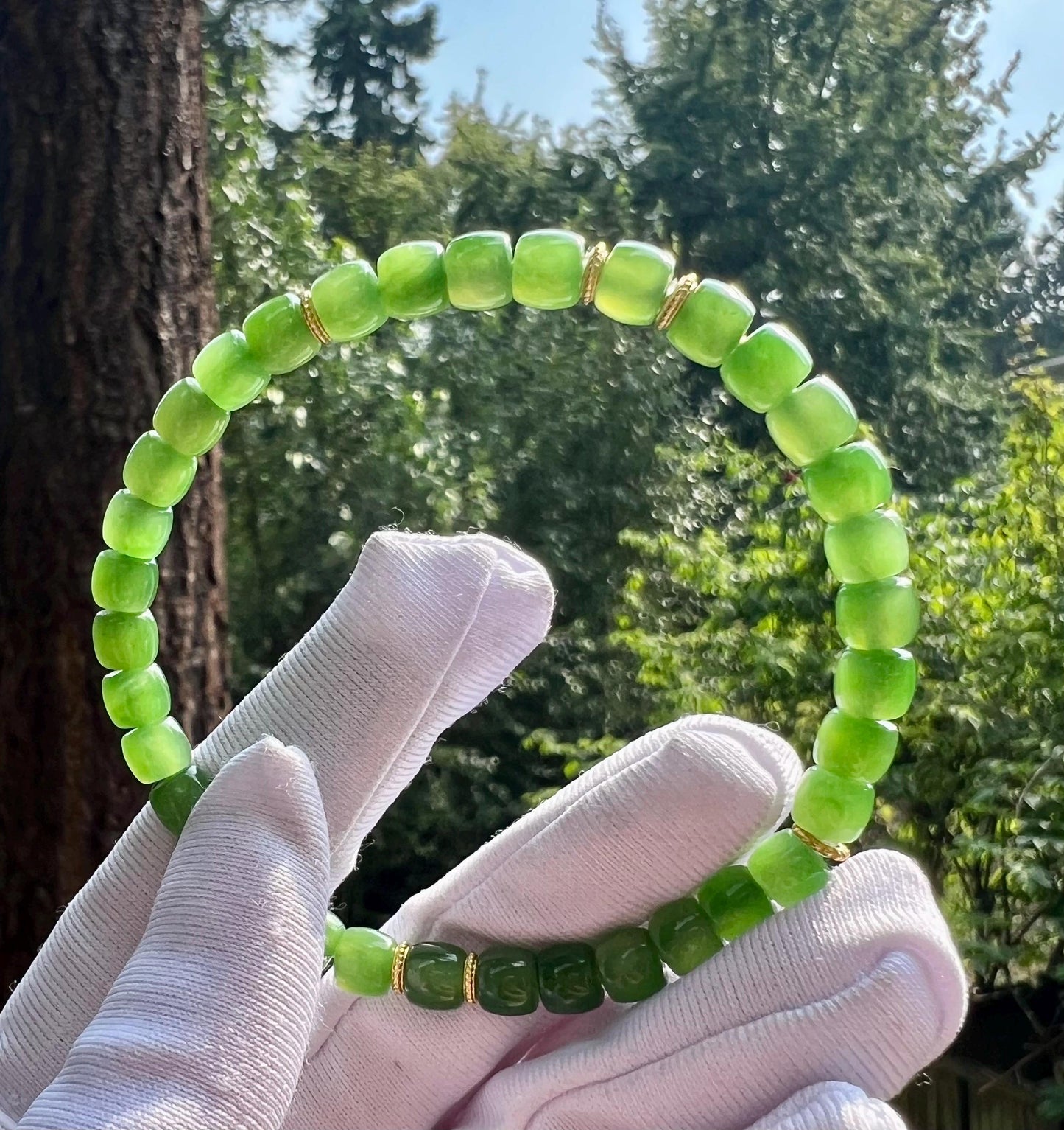 Certified natural nephrite green jade/ green nephrite bracelet /fresh bright green/straight cut beads 天然软玉 碧玉 鲜嫩果绿 冰果阳绿 直切珠 极限弧#2901冰胶起莹光