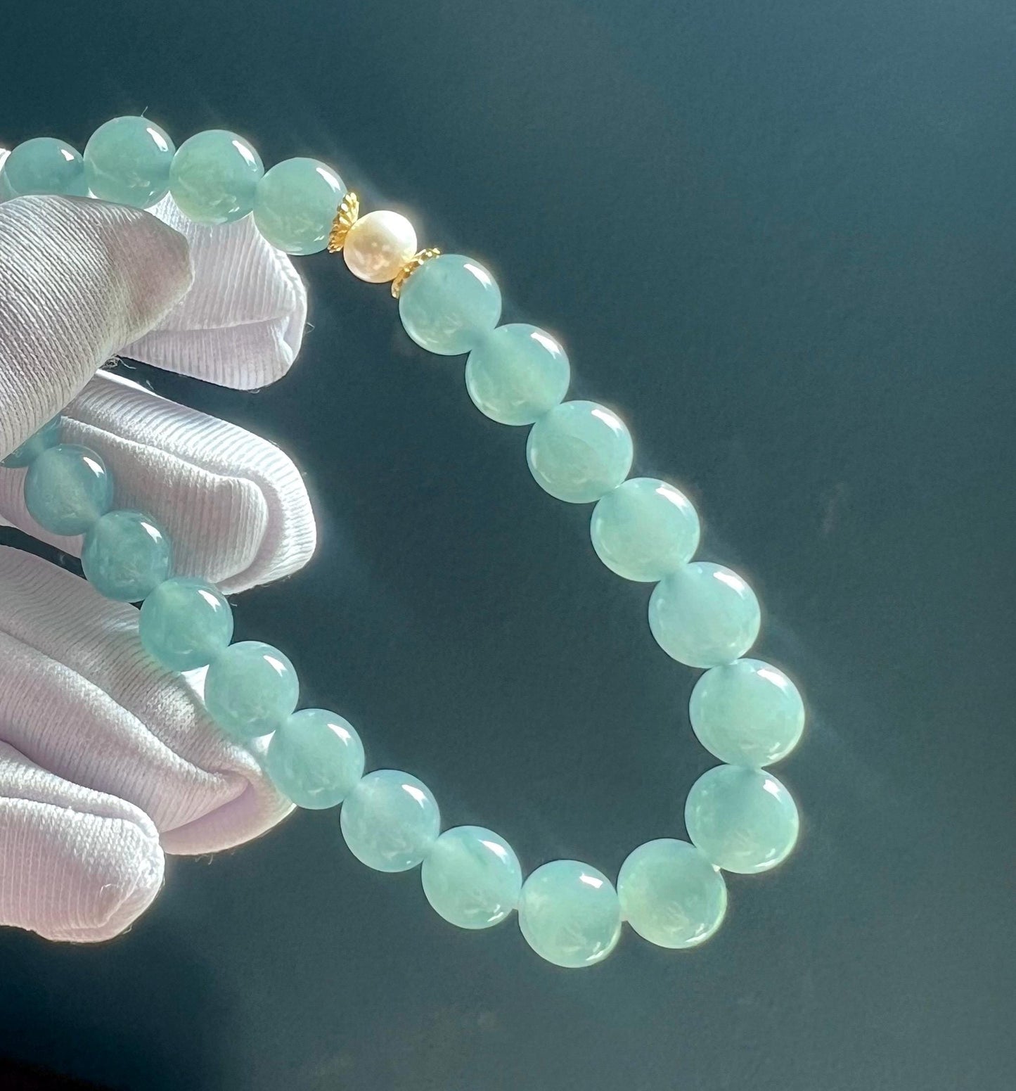 7.8mm Certified natural untreated Grade A Jade bracelet/Guatemala Jadeite bracelet/icy blue Jadiete 天然精品无优化冰种蓝水翡翠手串 起胶起莹光#0176 晴水蓝