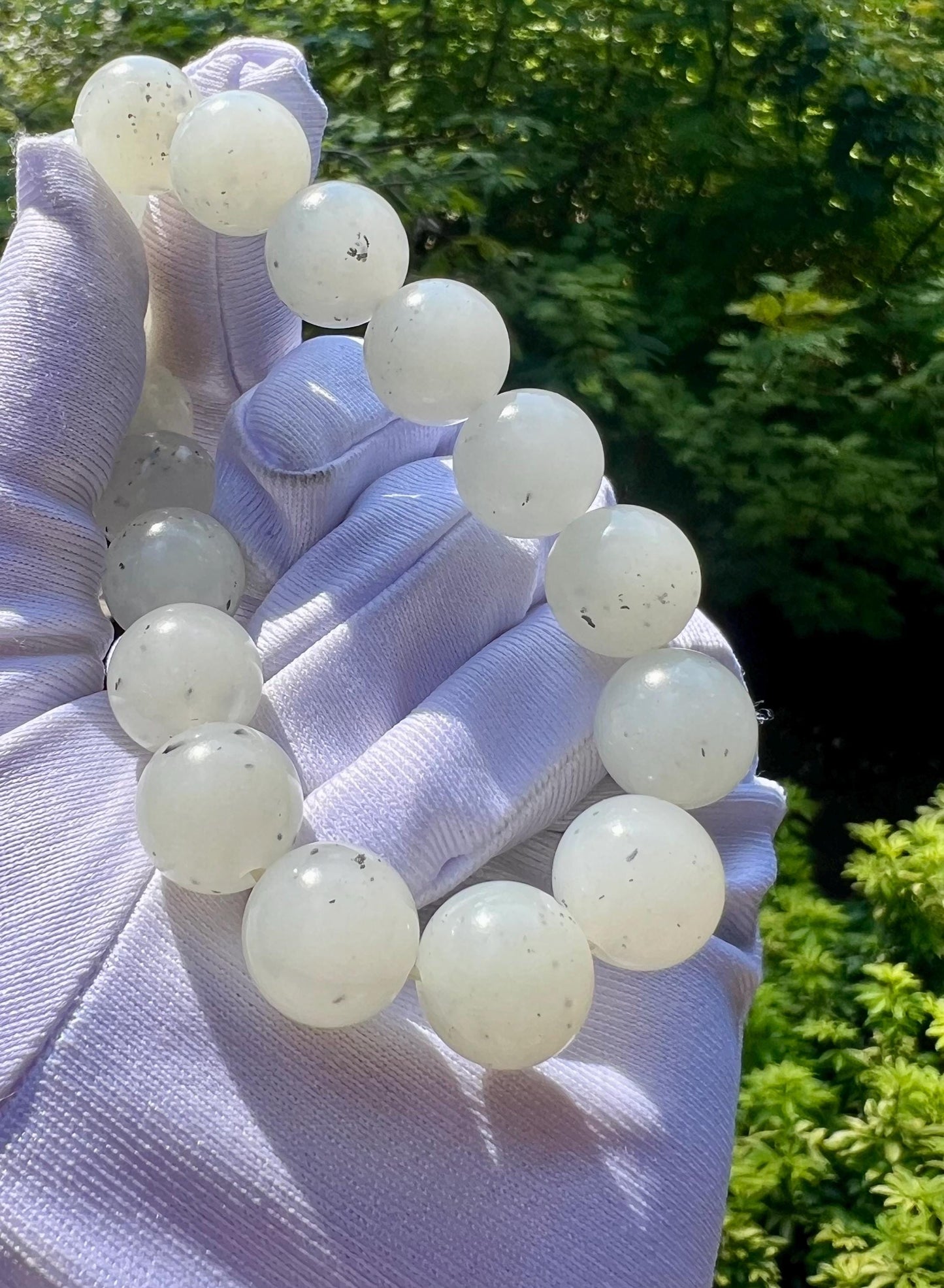 12.1mm Certified natural jade white Nephrite with Ink-dotted Qinghua bracelet/Heishan oily white nephrite/Good whiteness 天然软玉 点墨青花白玉 圆珠手串 #1180 油白细润