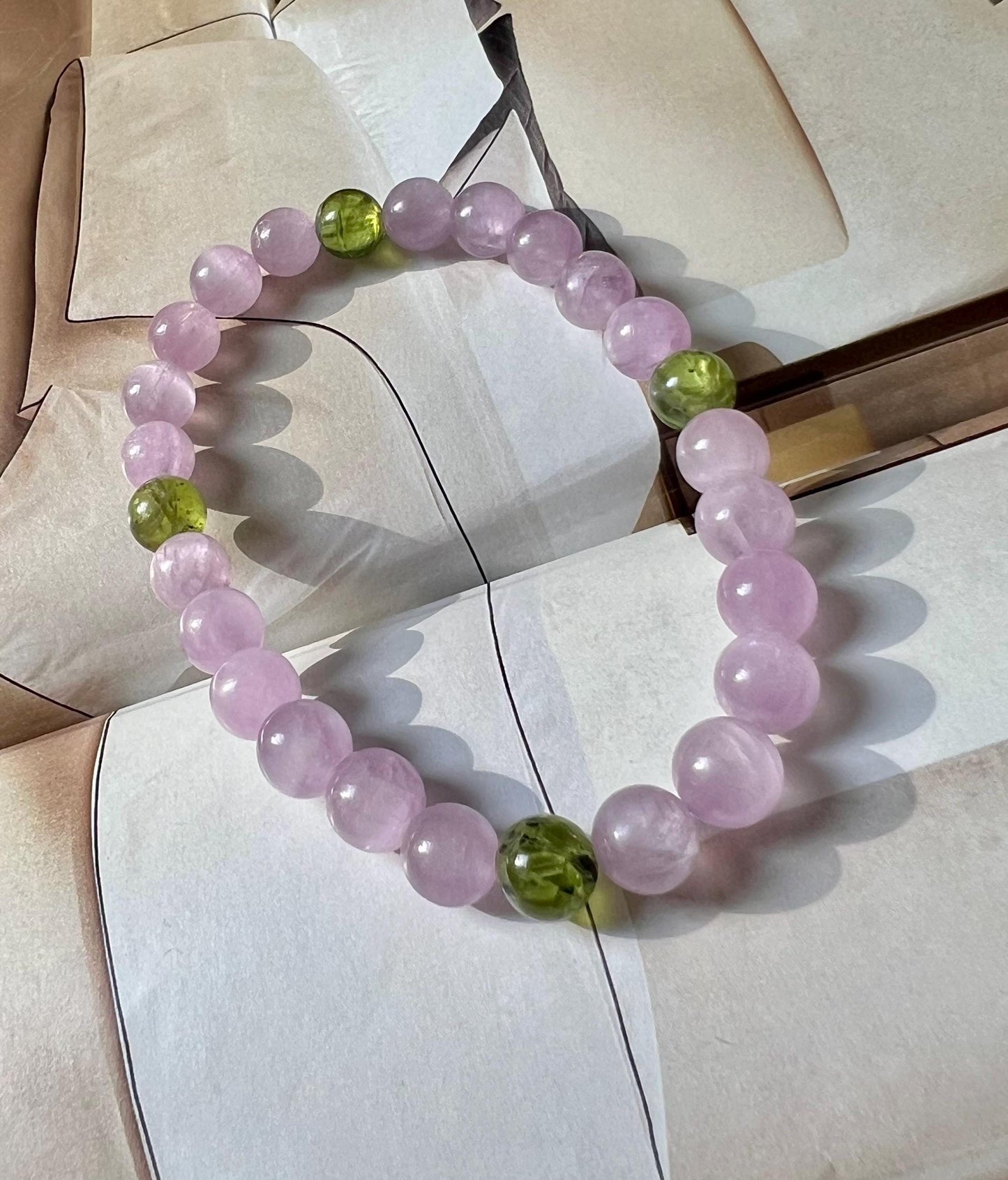 7.7mm Certified Kunzite Bracelet: Lilac Purple Cat's Eye/ with Peridot