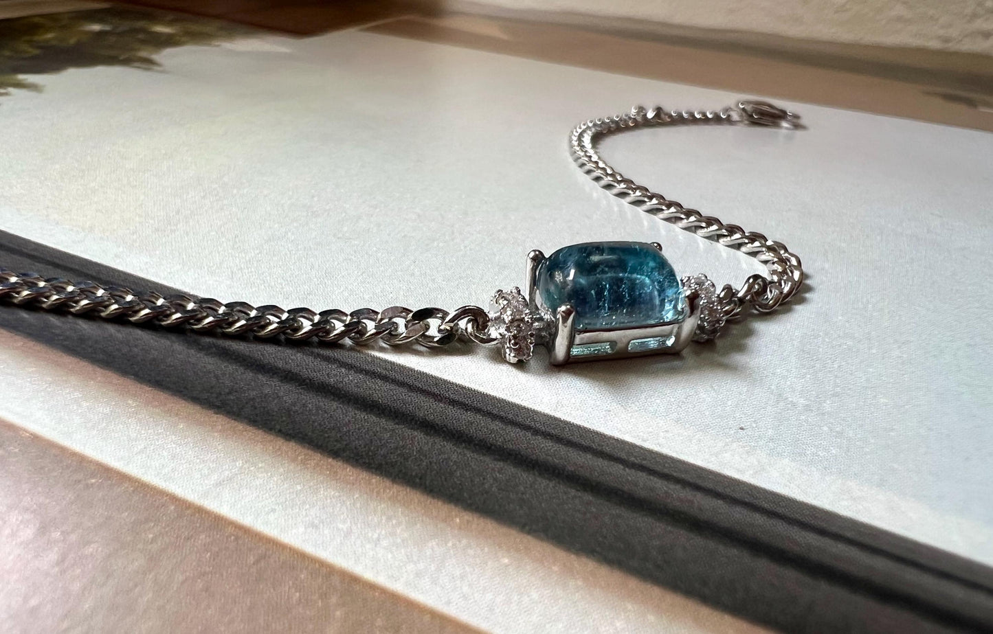 Certified natural aquamarine/oval shaped aquamarine inlaid S925 bracelet //icy blue 天然 海蓝宝蛋面镶嵌纯银手链 #1948 净体冰川蓝