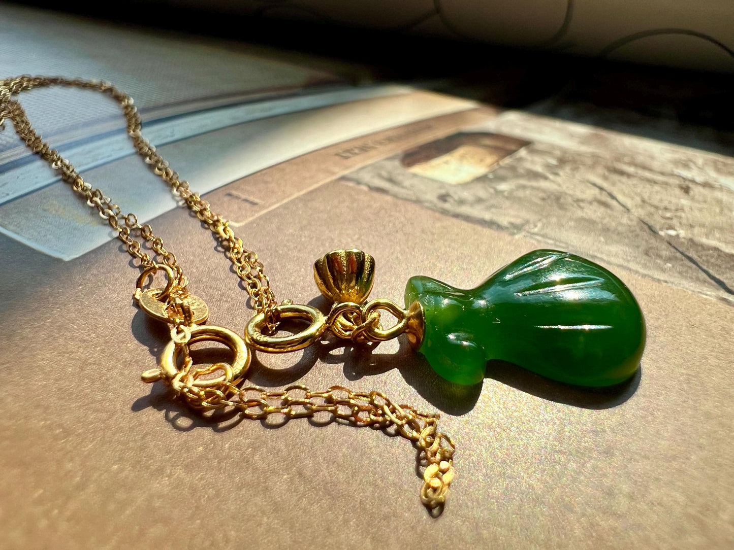Certified natural nephrite green jade/rich green nephrite purse pendant necklace/lucky bag pendant天然软玉 碧玉阳绿 钱袋吊坠项链 纯银镶嵌福袋吊坠#4949