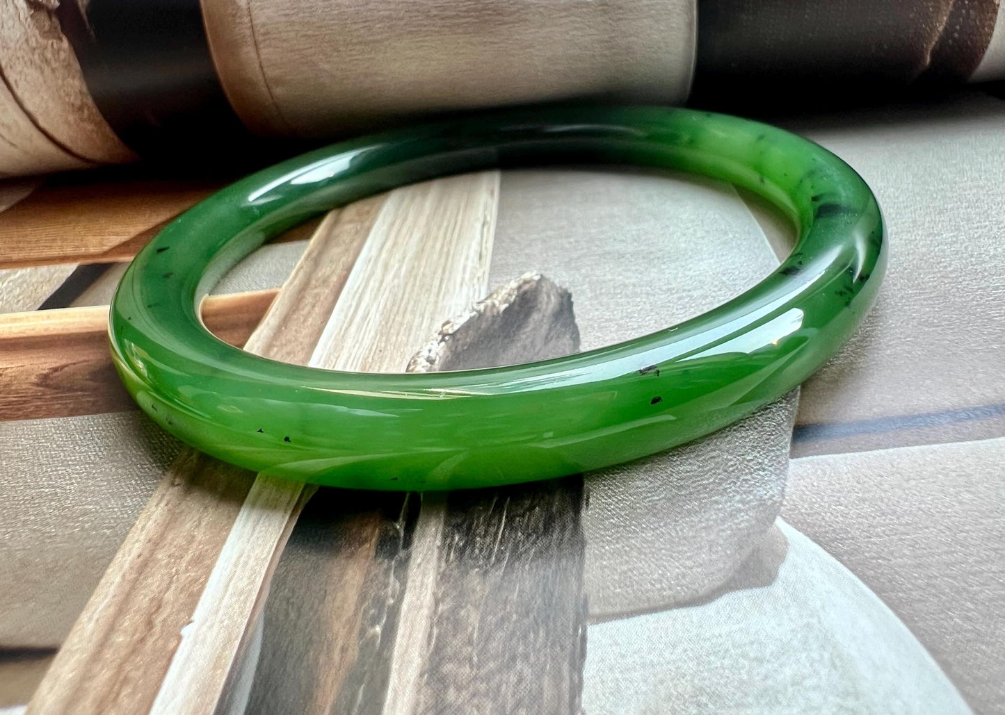 Certified Green Nephrite Jade Bangle: Natural Round Jadeite Bracelet (61.2mm, 34.04g #0391