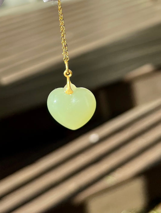 Certified natural jade Qinghai icy green nephrite heart-shaped pendant s925 necklace天然精品 青海老矿冰晴水玉 爱心吊坠#2894起胶起莹 纯银项链