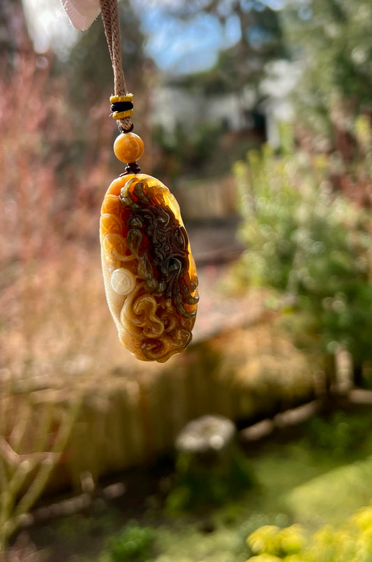Certified natural jade/tri-color nephrite carved Crab and Ruyi pendant/necklace天然精品 楼兰三色玉 青花 糖 白玉 吊坠#1955 八方来财 富甲天下
