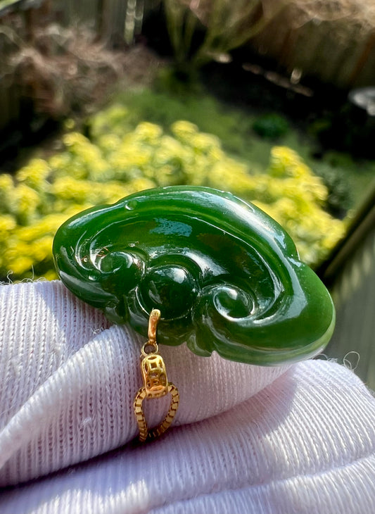 Certified natural nephrite green jade/Siberian green nephrite carved Auspicious cloud Ruyi pendant necklace天然 俄料碧玉 菠菜绿 祥云如意吊坠项链18k金扣头#0705