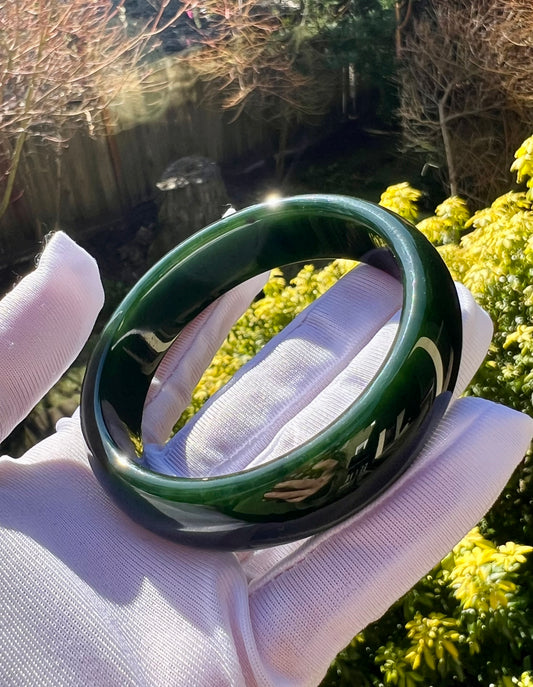 60mm Certified natural nephrite green jade/ Siberian green nephrite Bangle/dark spinach green 天然精品老坑虹皮俄料碧玉  正圈手镯 宽版平安镯 满色满肉  #4946 油润