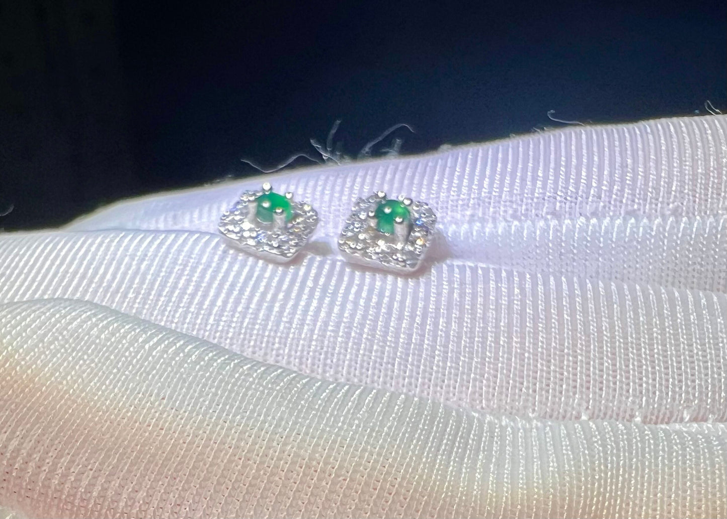 Natural Grade A Green Jade /Jade earrings/high quality green Jadiete inlaid stud earrings, sterling silver天然A货帝王绿翡翠耳钉 满绿 纯银 起荧光带猫眼