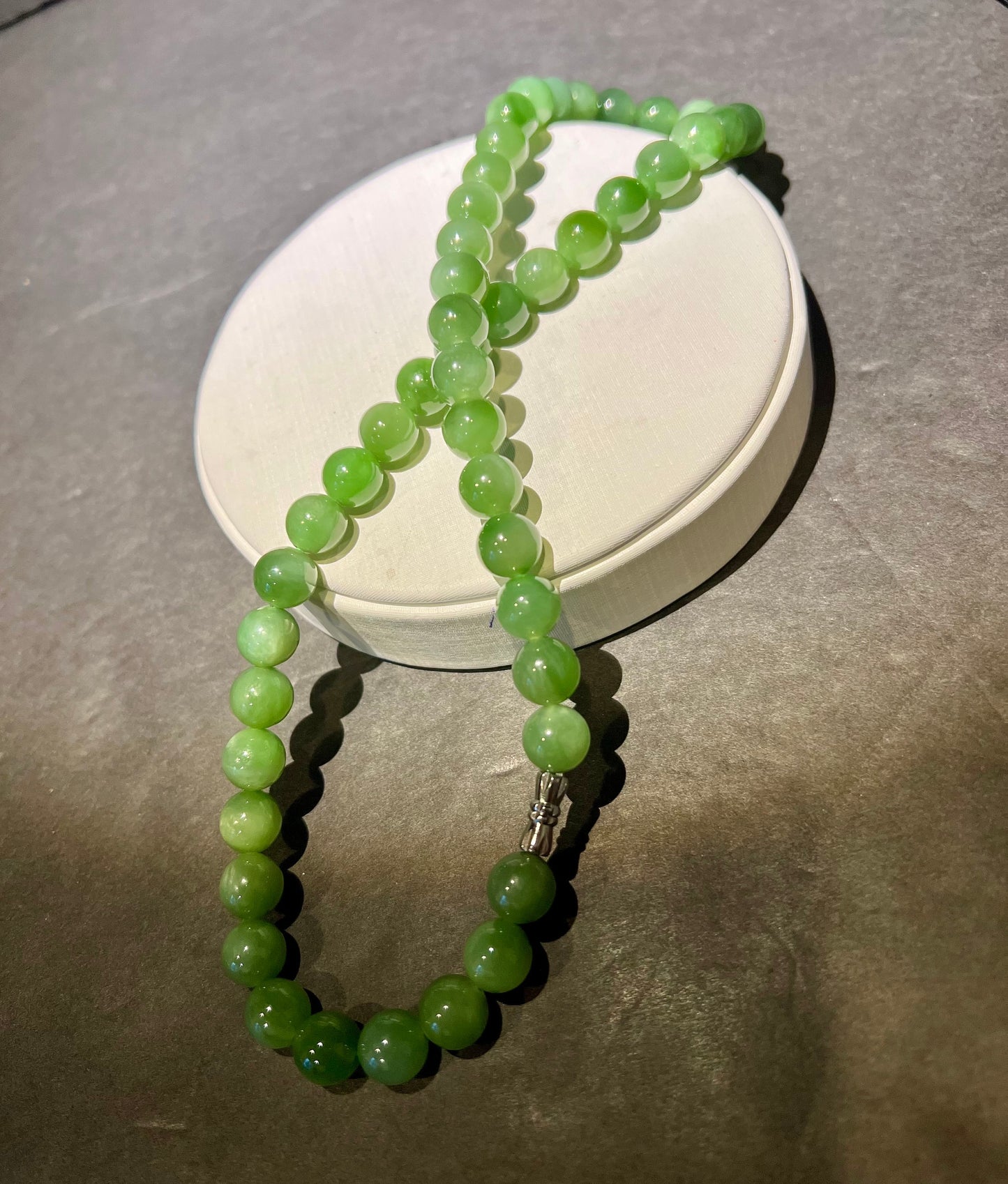 Certified 10mm Natural Siberian Green Nephrite /Jade necklace/high quality green nephrite some cat eye 天然和田玉 乌兰海碧玉项链 肉底阳绿 部分带猫眼 无黑点#3614