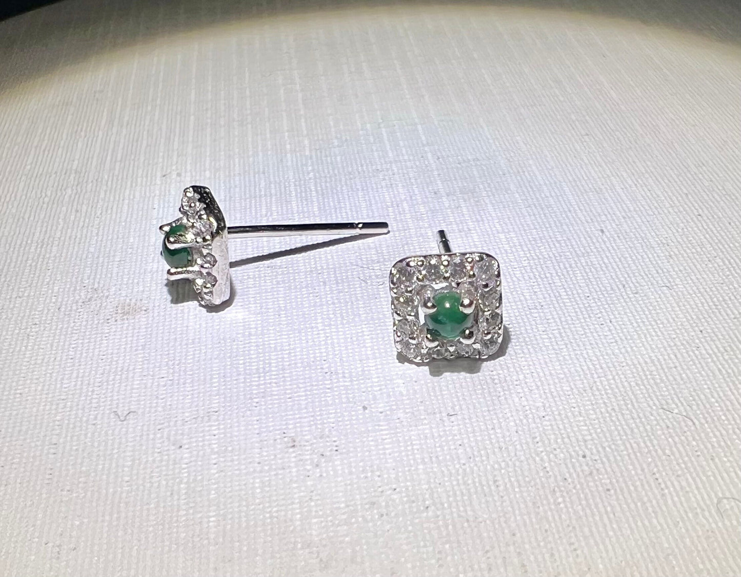 Natural Grade A Green Jade /Jade earrings/high quality green Jadiete inlaid stud earrings, sterling silver天然A货帝王绿翡翠耳钉 满绿 纯银 起荧光带猫眼