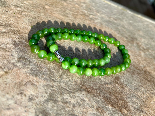 Certified Natural Siberian Green Nephrite /Jade necklace/high quality green nephrite some cat eye 天然和田玉 乌兰海碧玉项链 辣绿 颗颗珠子起荧光微猫眼 无黑点#3477