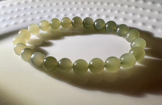 High quality Certified Natural old mine Hetian jade nephrite Bracelet/chatoyant tea green color bracelet 青海老矿和田玉 高冰晴水 春茶猫眼 润糯起胶#1120