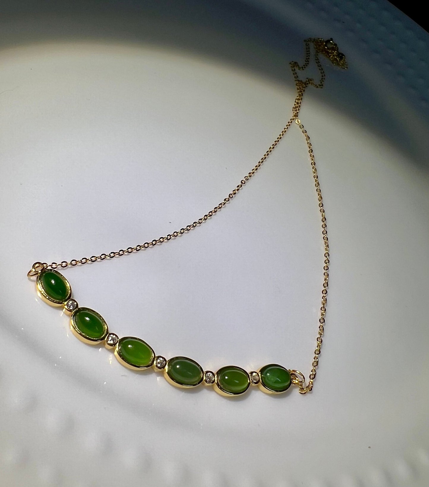 Certified Natural Siberian apple green nephrite Pendant , S925 necklace marquise shaped green nephrite天然精品和田玉纯银镶嵌俄料碧玉苹果绿 新中式微笑项链#6063#6064