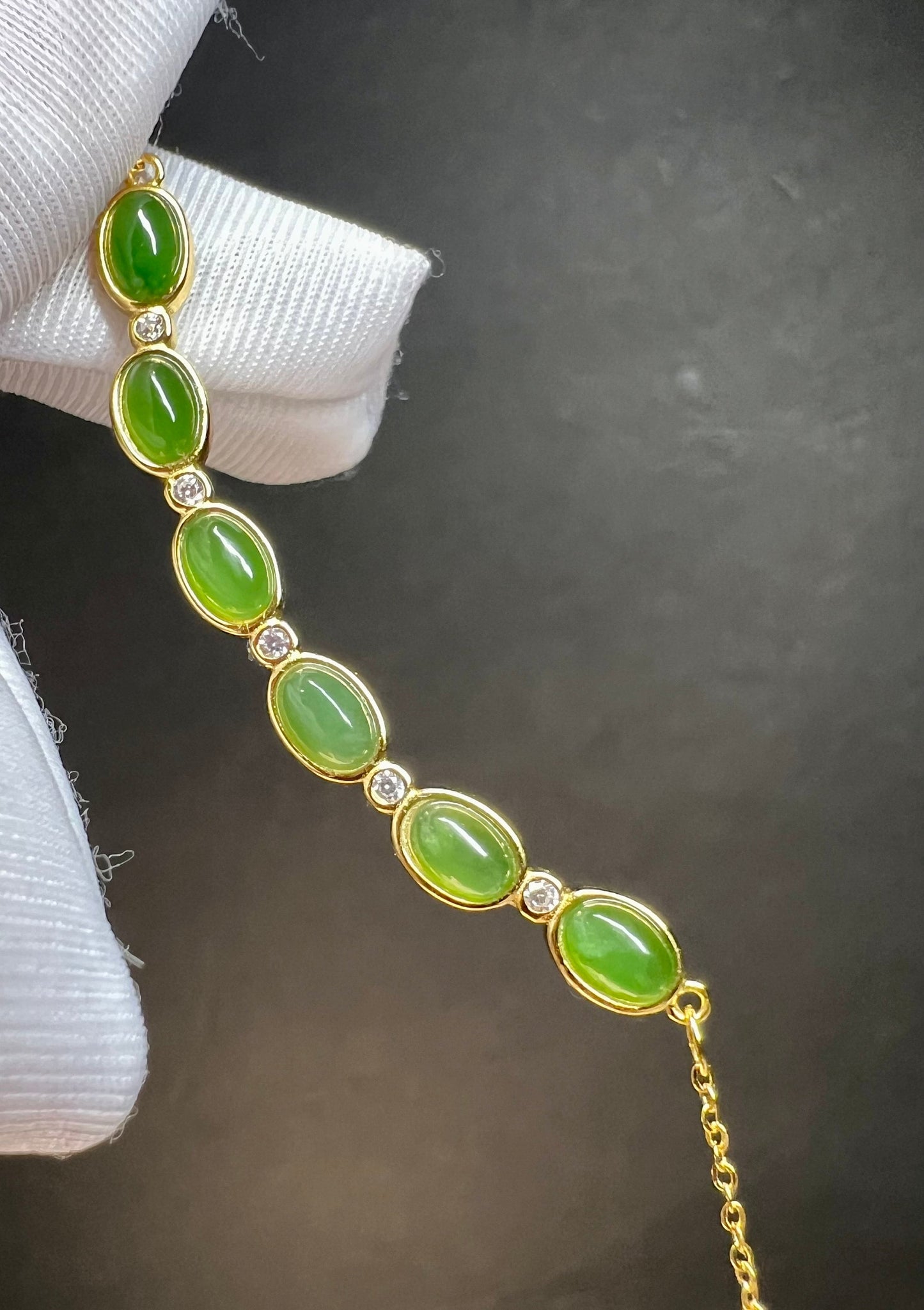 Certified Natural Siberian apple green nephrite Pendant , S925 necklace marquise shaped green nephrite天然精品和田玉纯银镶嵌俄料碧玉苹果绿 新中式微笑项链#6063#6064