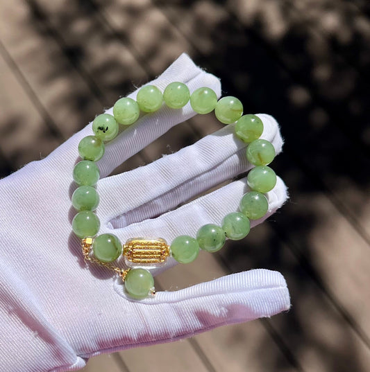 9.5mm Certified Natural hetian jade/Siberian Green Nephrite bracelet /light apple green nephrite 天然精品和田玉 俄料碧玉手串 乌兰海苹果绿 山流水料细糯油润#2996