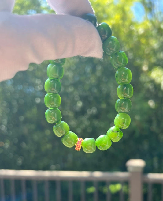 9.5*8.5mm Certified natural hetian jade Siberian Green Nephrite bracelet /Rich color spinach green nephrite 天然和田玉 俄料碧玉 菠菜绿辣绿 老型珠 #2524 莹润油糯