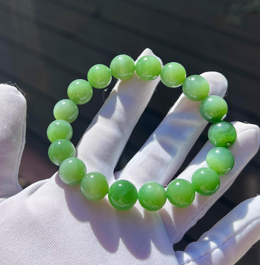Certified Natural hetian jade/Siberian Green Nephrite bracelet /chatoyant pastel green nephrite /天然精品和田玉 俄料老矿碧玉 夹层细料 粉绿猫眼 #3647