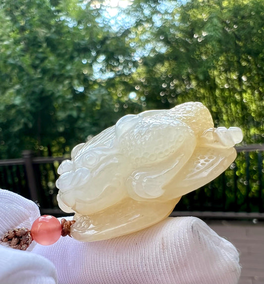 Certified Natural Hetian jade Yeniugou Brown Nephrite Carved Golden Toad/brown white nephrite pendant necklace天然精品和田野牛沟黄金糖白玉 冰糖 手工雕金蟾吊坠#0594
