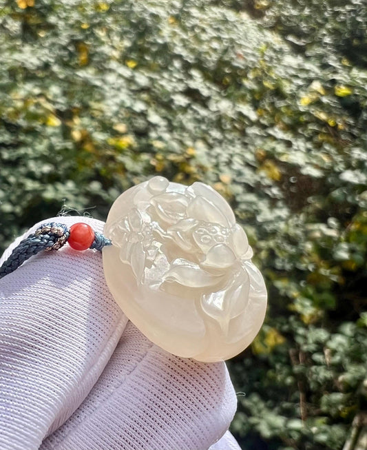 Certified natural hetian jade/ Qinghai lotus root pink nephrite carved lotus pendant/icy pink nephrite necklace天然精品和田玉 青海老料冰藕粉 雕刻荷花 无事牌#4366