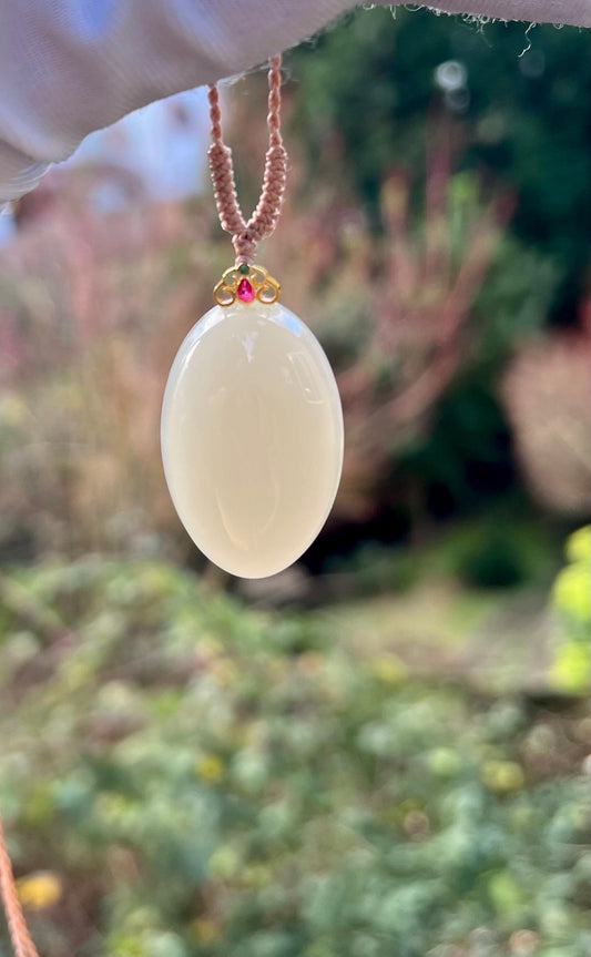 Certified natural hetian jade/Qinghai old mine lotus root pink nephrite oval pendant necklace/gold 18k/天然精品和田玉青海老矿藕粉蛋面 无事牌吊坠 k金扣头 #5092 细润糯