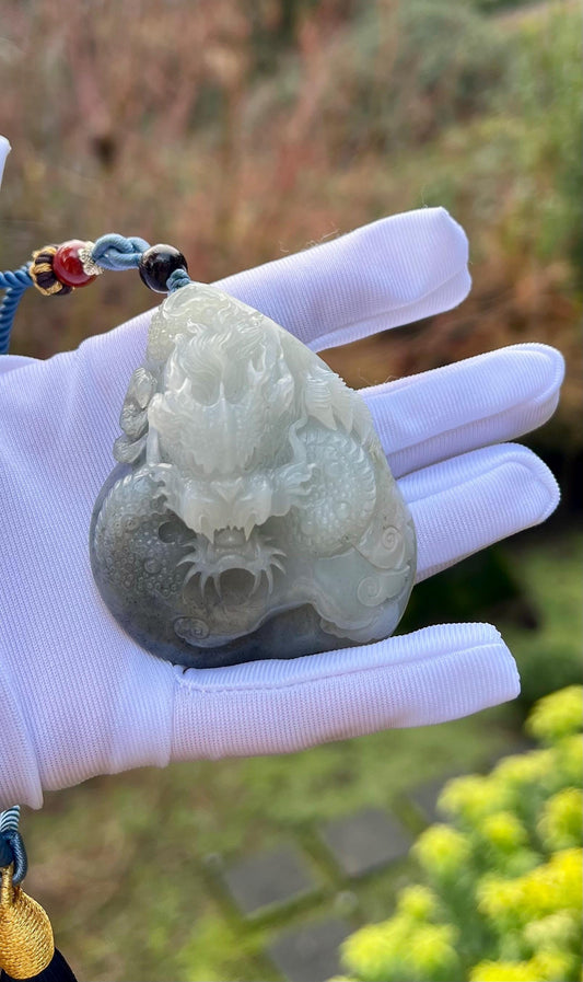 Certified natural hetian jade pebble/White and black Nephrite dragon handheld/ Qinghua nephrite pendant 天然精品和田玉 籽料白玉 青花 龙 吊坠/手持 #3934原皮原籽